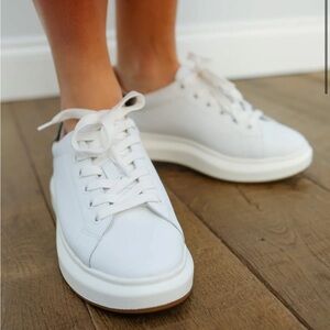 Sam Edelman cute classic Moxie white shoes sneakers